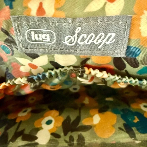 Lug Scoop 2 crossbody in Olive with Wildflower Olive print (NWOT) - Picture 3 of 5